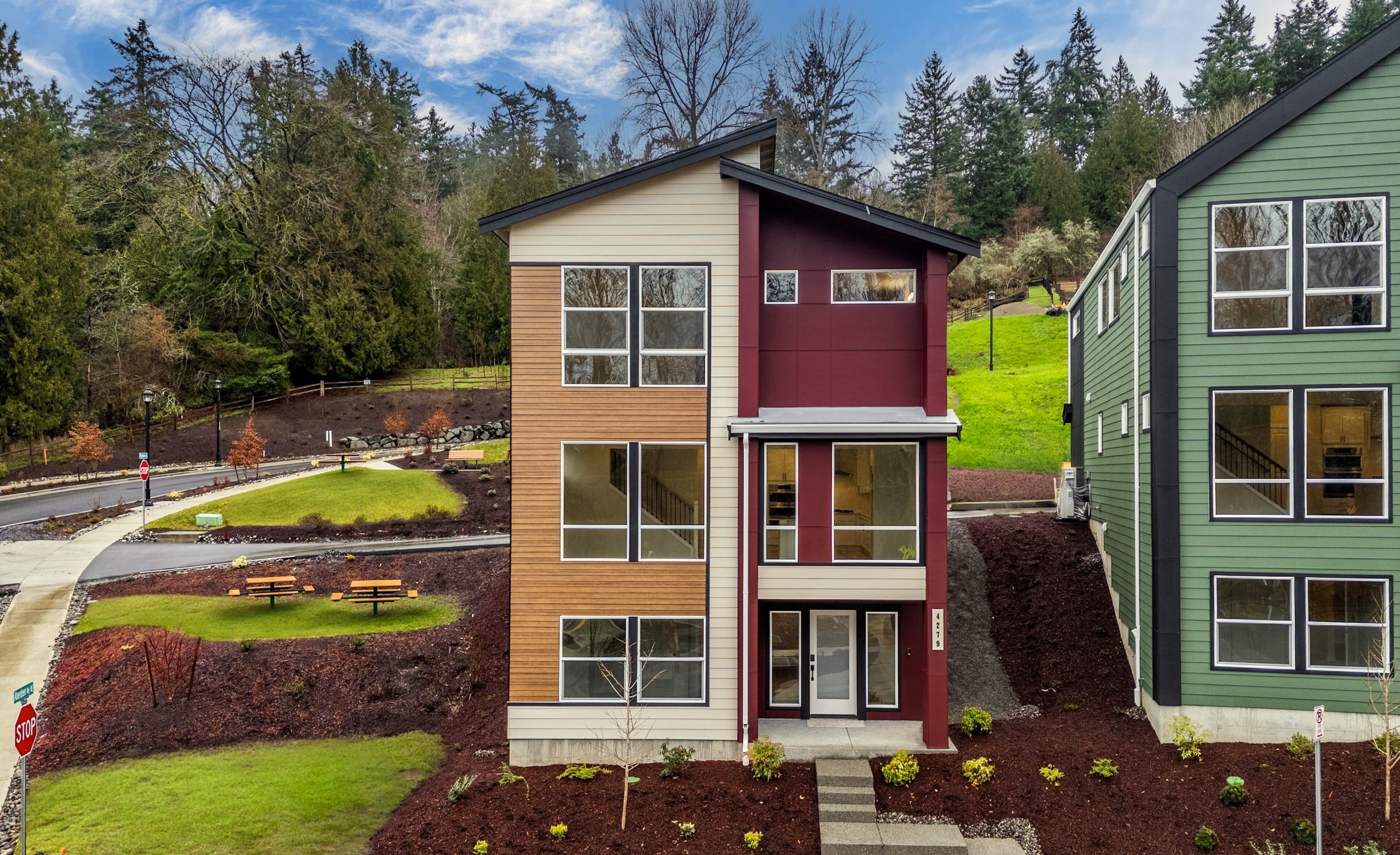 0001 4279 Aberdeen Way NE